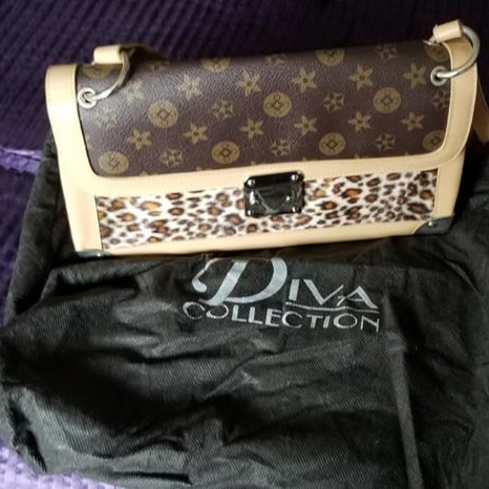 Diva Collection Leopard Handbag
